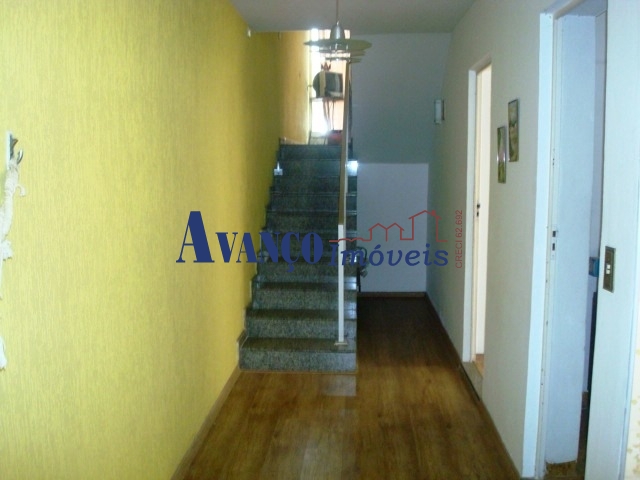 Casa à venda com 3 quartos, 160m² - Foto 2