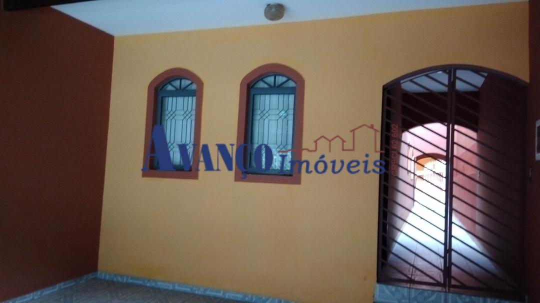 Casa à venda com 3 quartos, 135m² - Foto 1