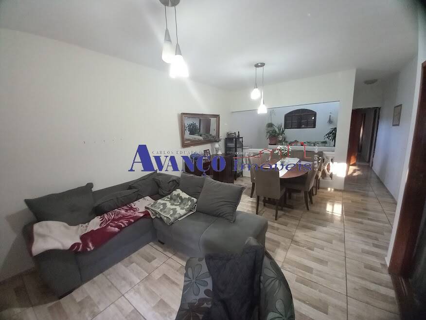 Casa à venda com 5 quartos, 302m² - Foto 2