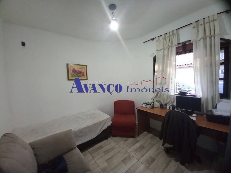 Casa à venda com 5 quartos, 302m² - Foto 9