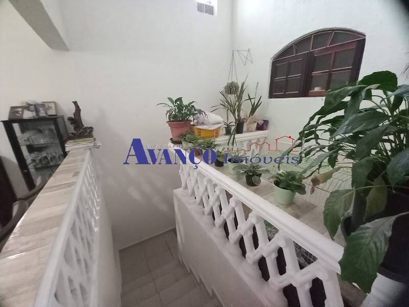 Casa à venda com 5 quartos, 302m² - Foto 12