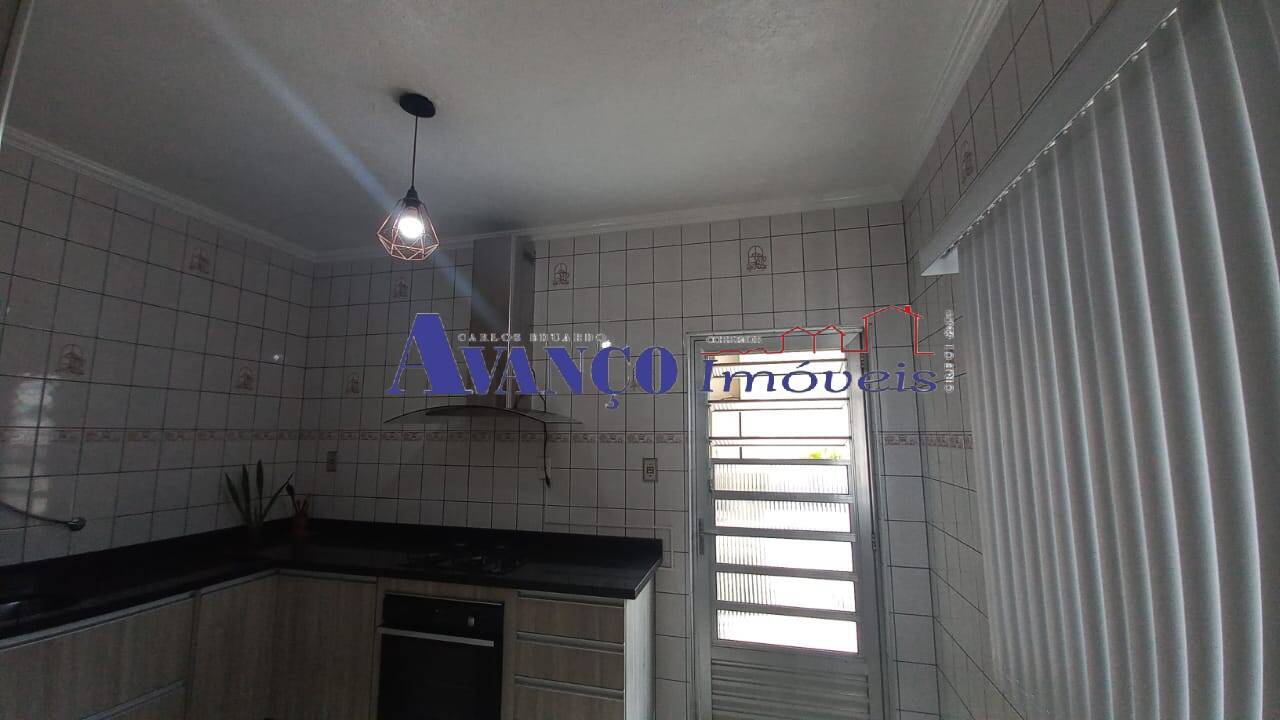 Casa para alugar com 3 quartos, 145m² - Foto 8