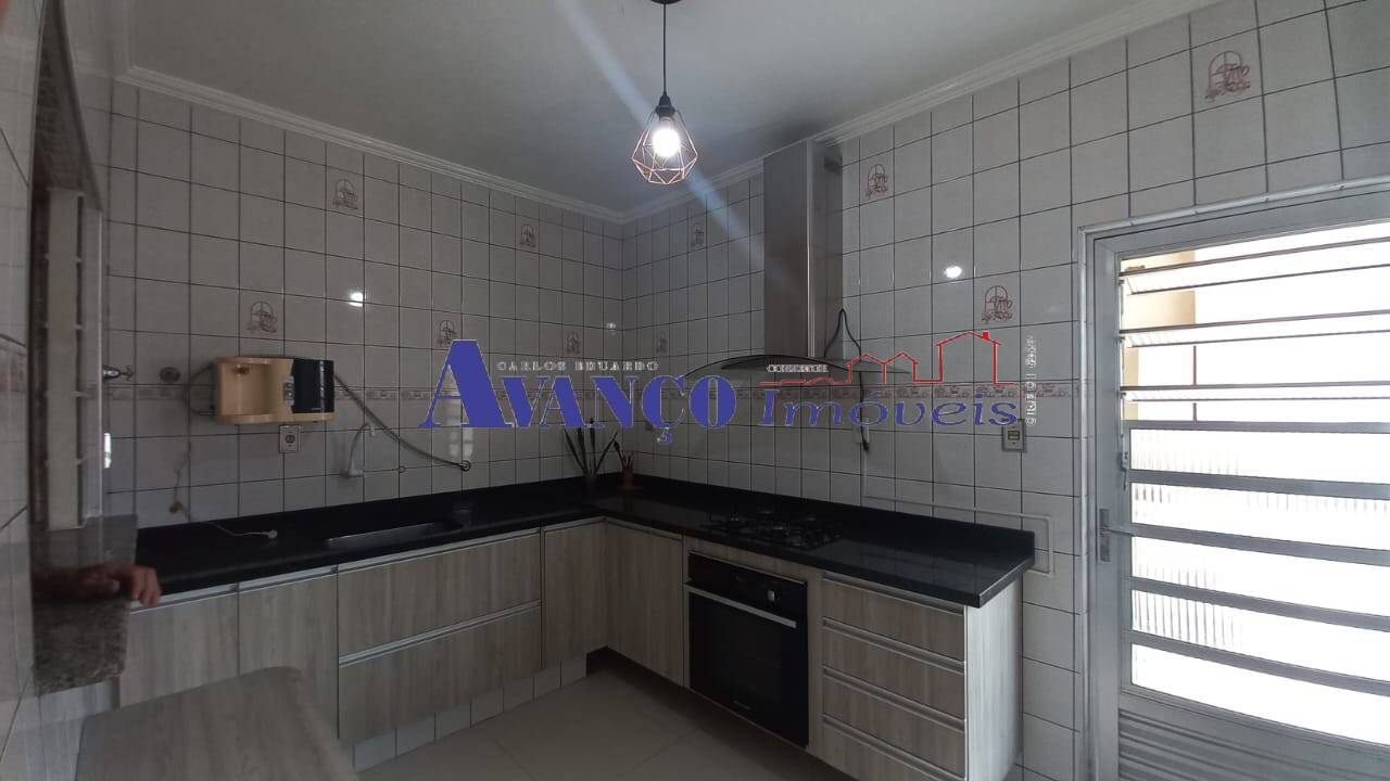 Casa para alugar com 3 quartos, 145m² - Foto 7
