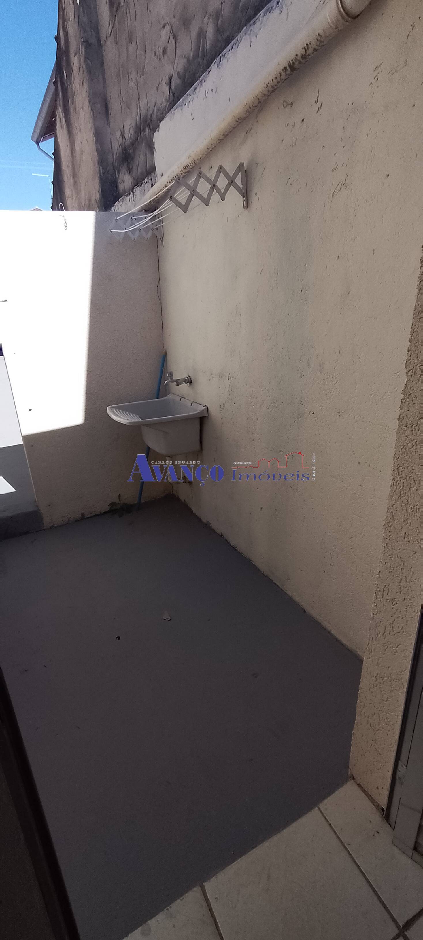 Casa para alugar com 2 quartos, 90m² - Foto 12