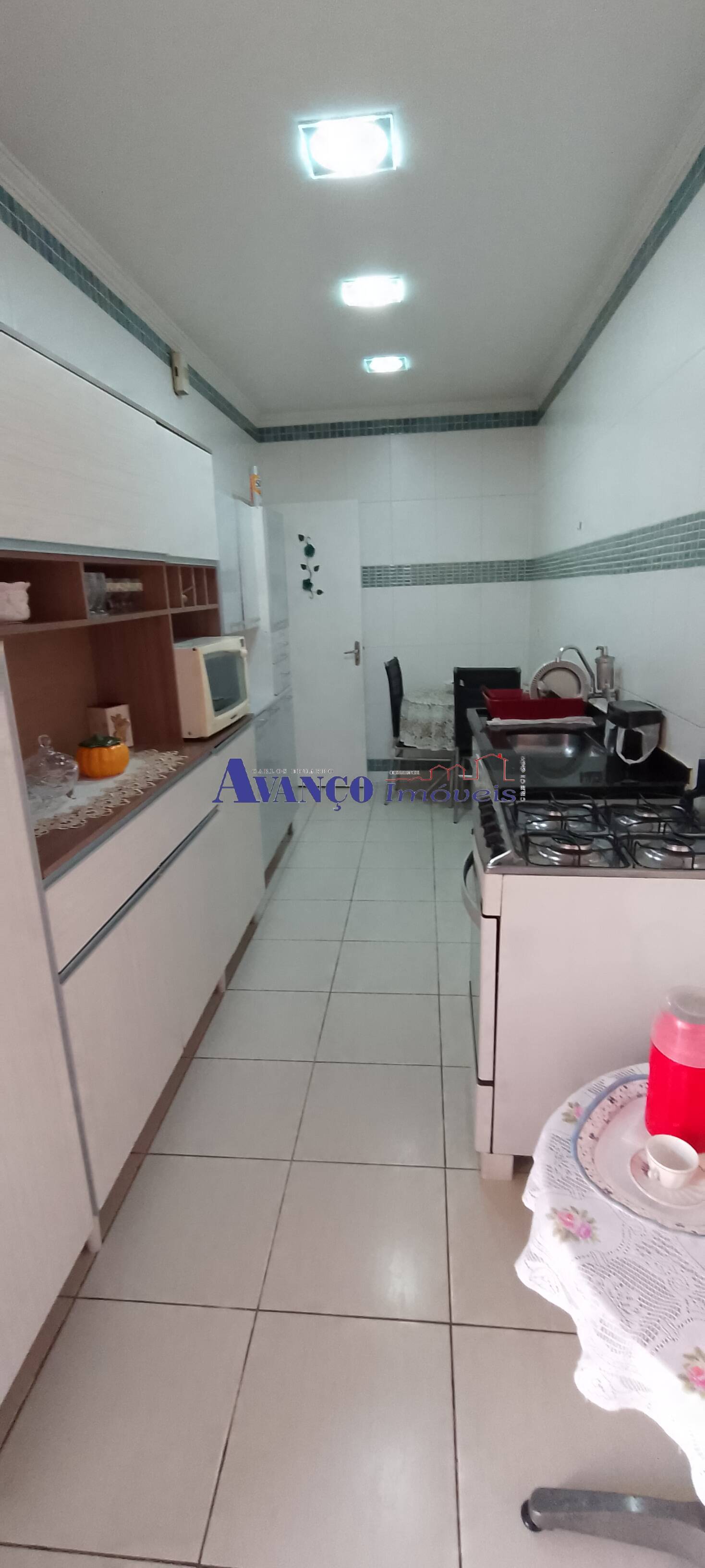 Casa à venda com 3 quartos, 127m² - Foto 1