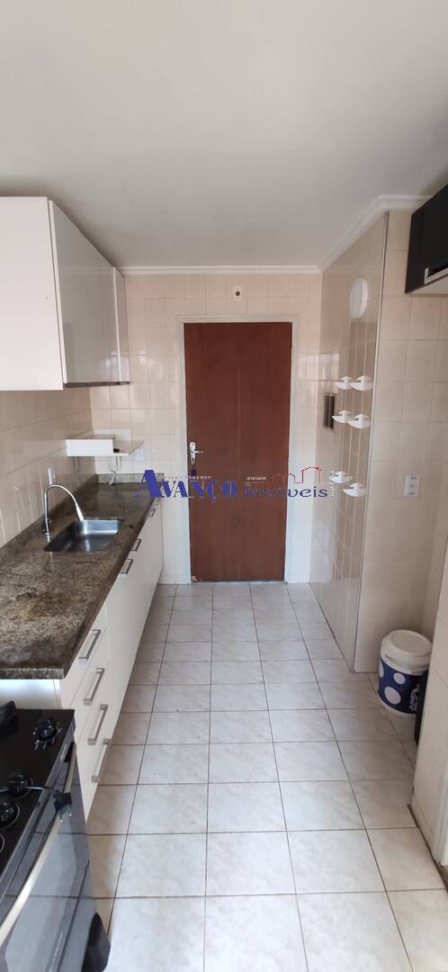 Apartamento para alugar com 3 quartos, 75m² - Foto 18